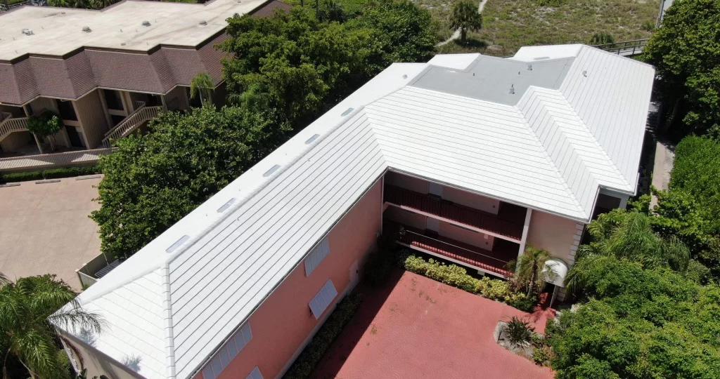 Apartment Building with stone covered Slate roof in Tampa 